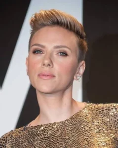 Scarlett Johansson’s Edgy Undercut Pixie Cut